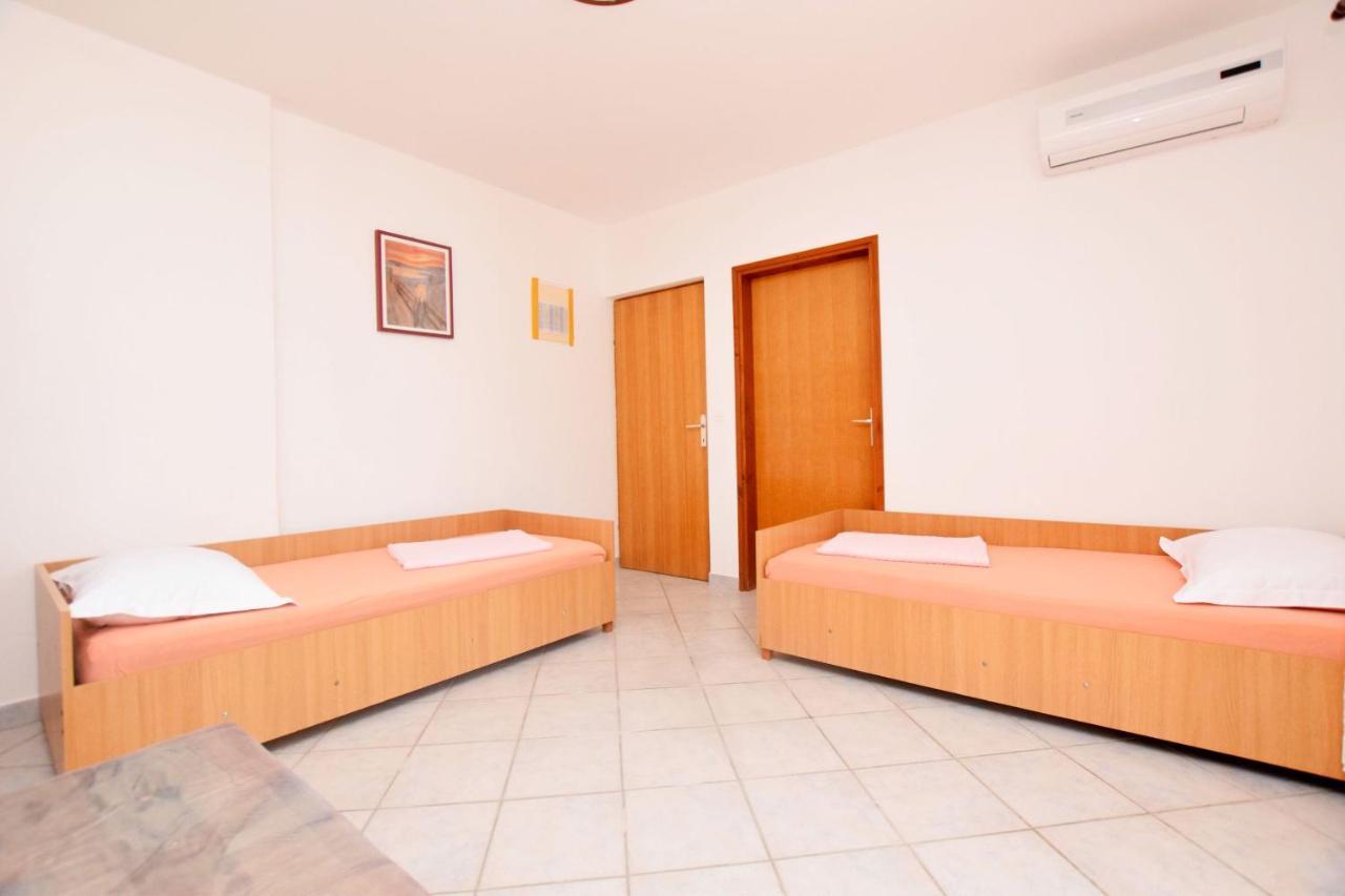 Apartments Keti Nin Exterior photo